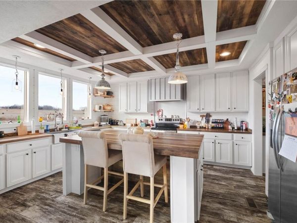 22083 Leonard Ranch Road, Gravette, AR 72736