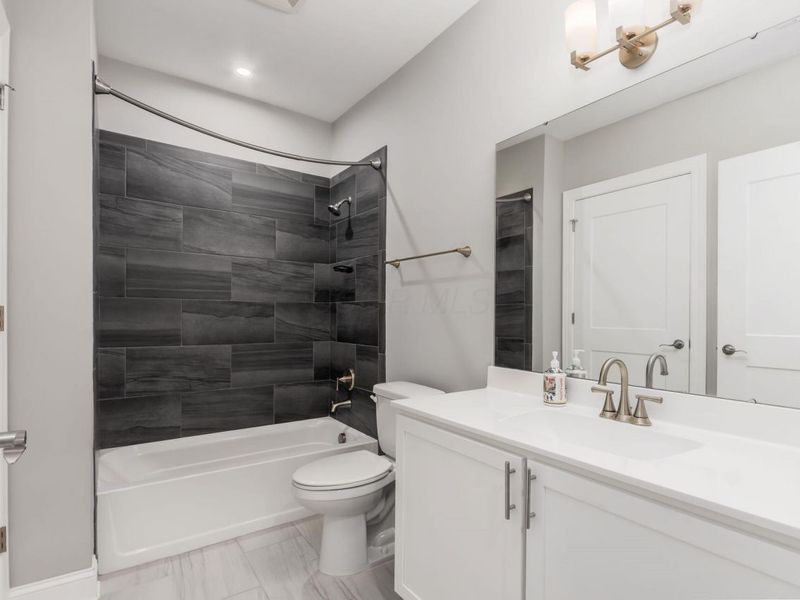 5339 Highpointe Lakes Drive , Unit 403, Westerville, OH 43081 Photo 22