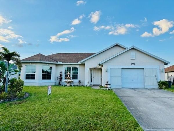 1718 SW Columbia Street, Port Saint Lucie, FL 34987
