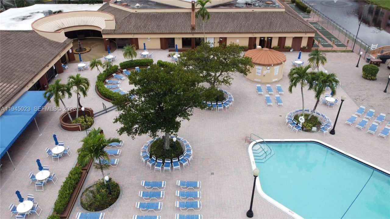 9861 Sunrise Lakes Blvd, Unit 310, Sunrise, FL 33322 Photo