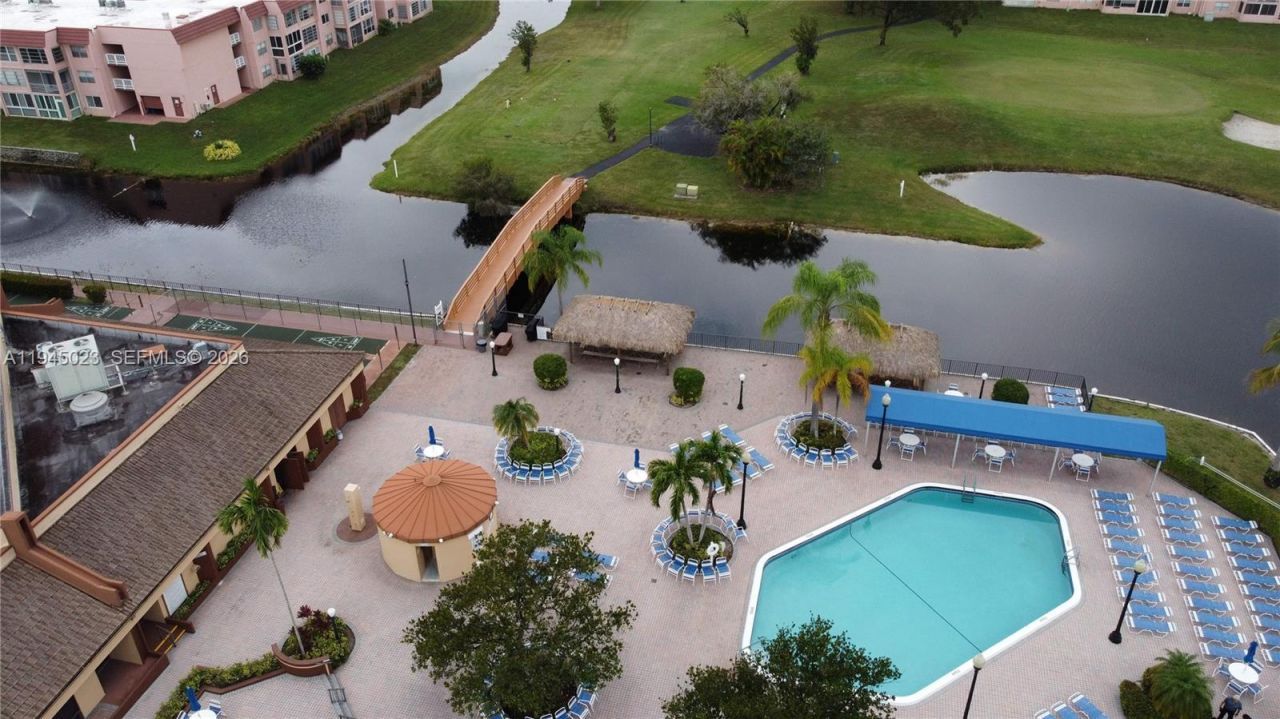 9861 Sunrise Lakes Blvd, Unit 310, Sunrise, FL 33322 Photo