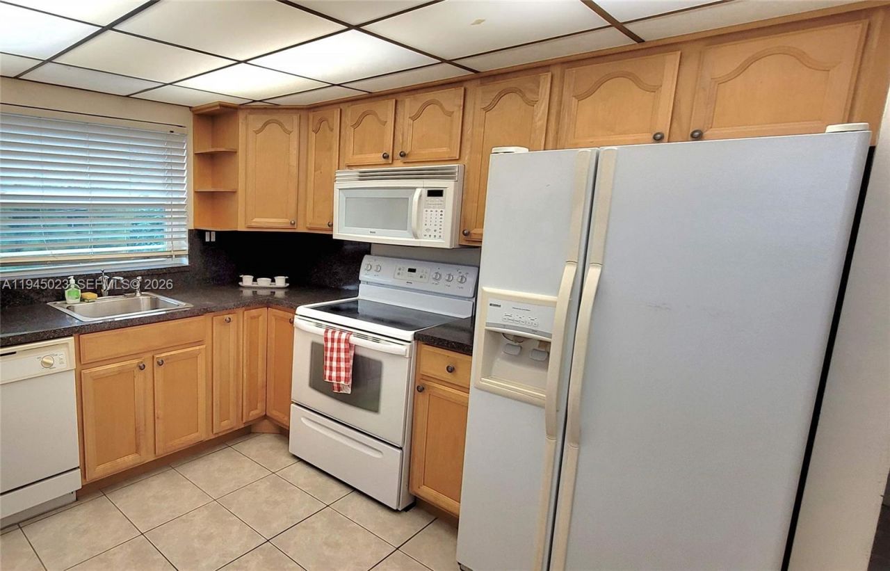 9861 Sunrise Lakes Blvd, Unit 310, Sunrise, FL 33322 Photo