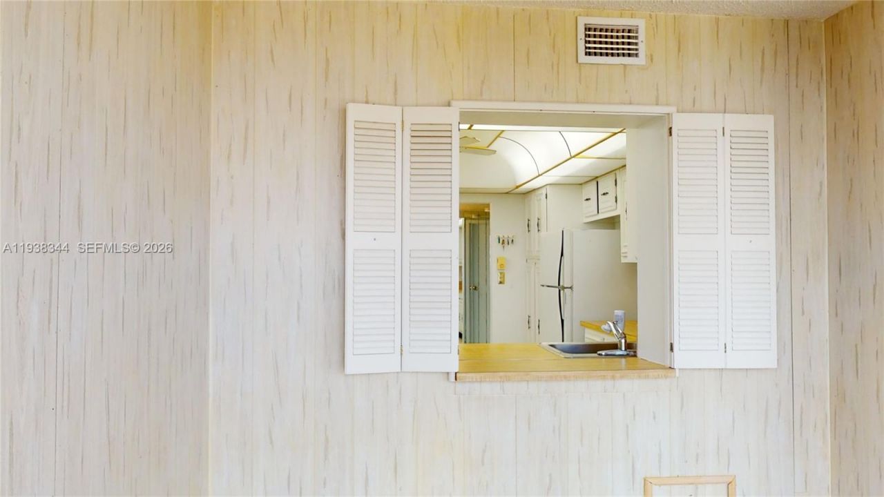 1000 Parkview Dr, Unit 1023, Hallandale Beach, FL 33009 Photo