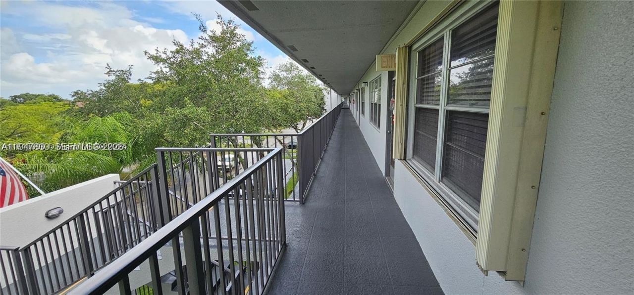 251 SW 132nd Way, Unit 417H, Pembroke Pines, FL 33027 Photo