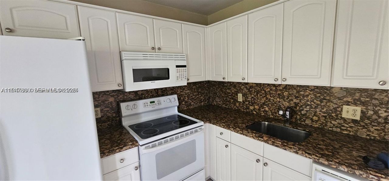 251 SW 132nd Way, Unit 417H, Pembroke Pines, FL 33027 Photo