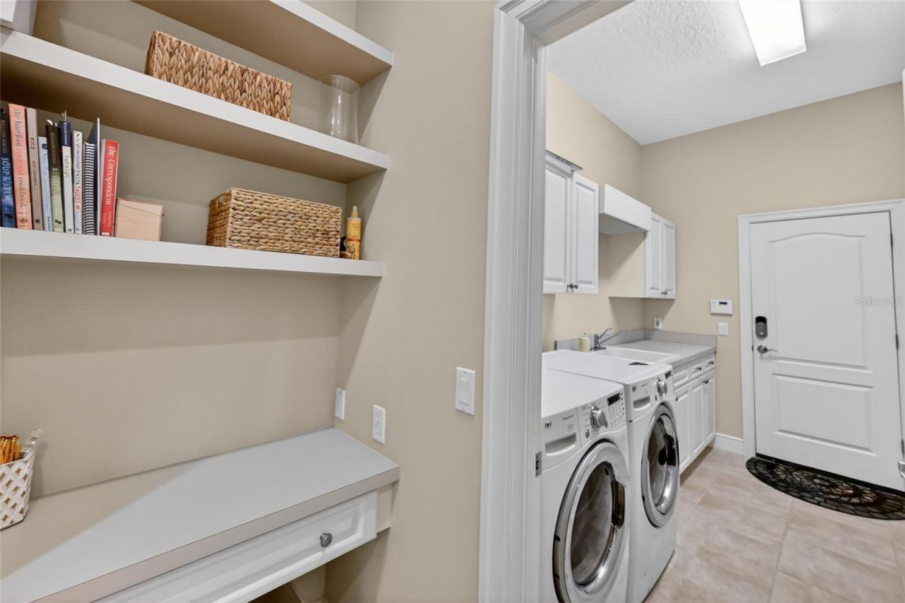 404 Partridge Circle, Sarasota, FL 34236 Photo