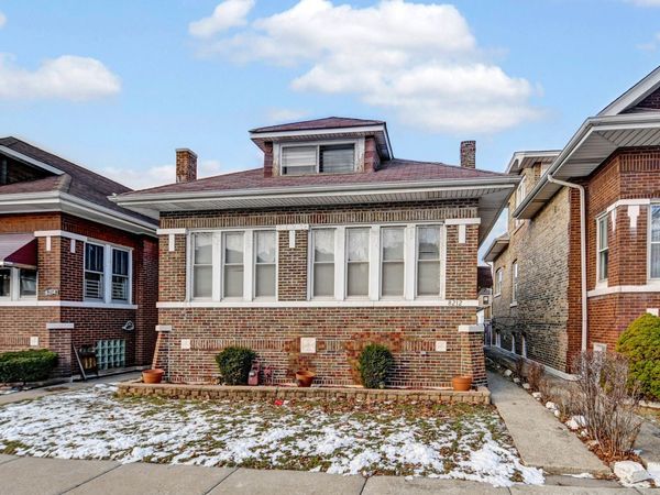 8212 S Bishop Street, Chicago, IL 60620