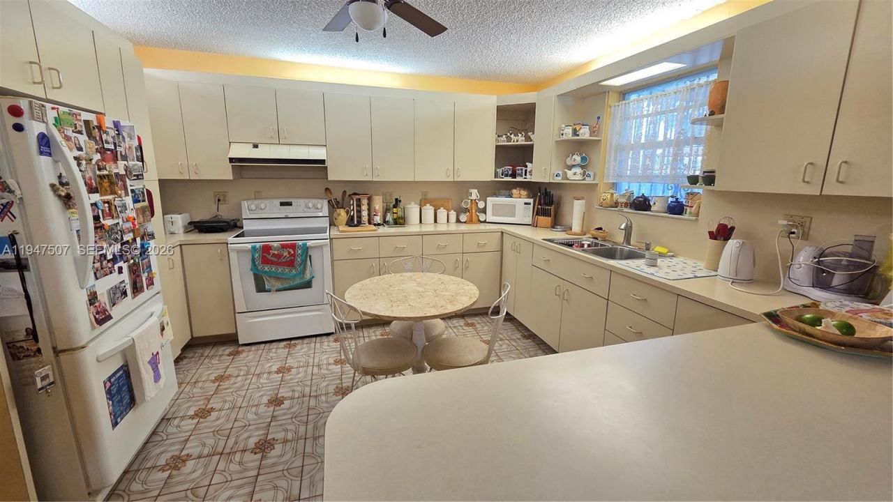 11933 SW 196th Ter, Miami, FL 33177 Photo