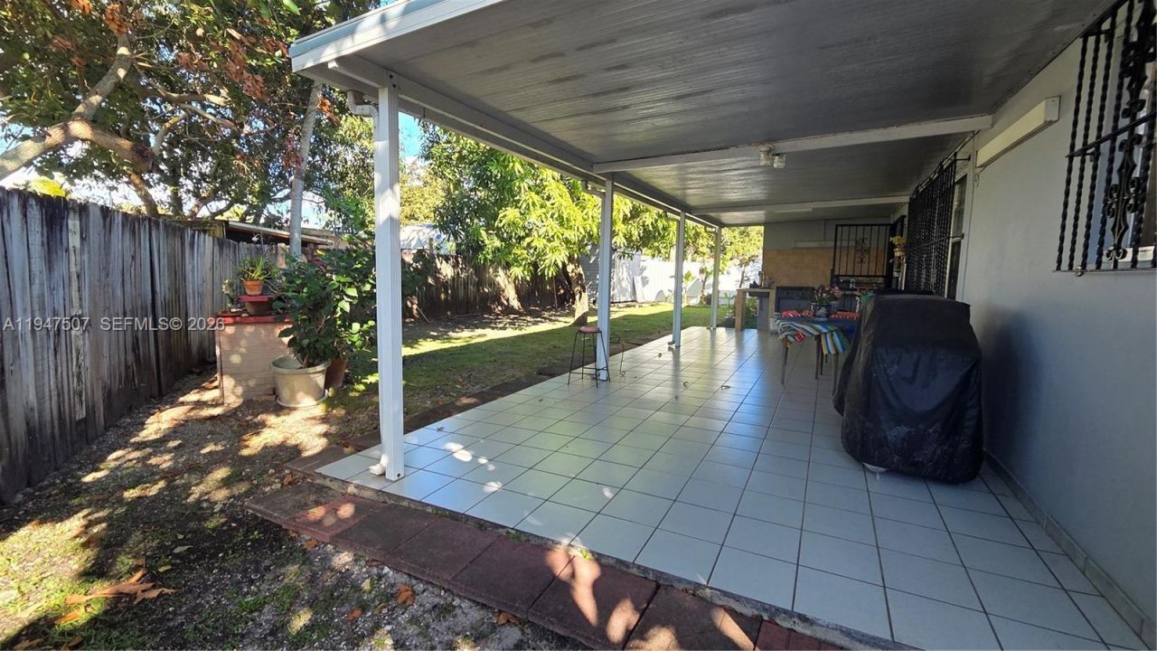 11933 SW 196th Ter, Miami, FL 33177 Photo