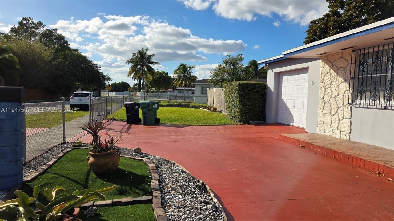 11933 SW 196th Ter, Miami, FL 33177 Photo