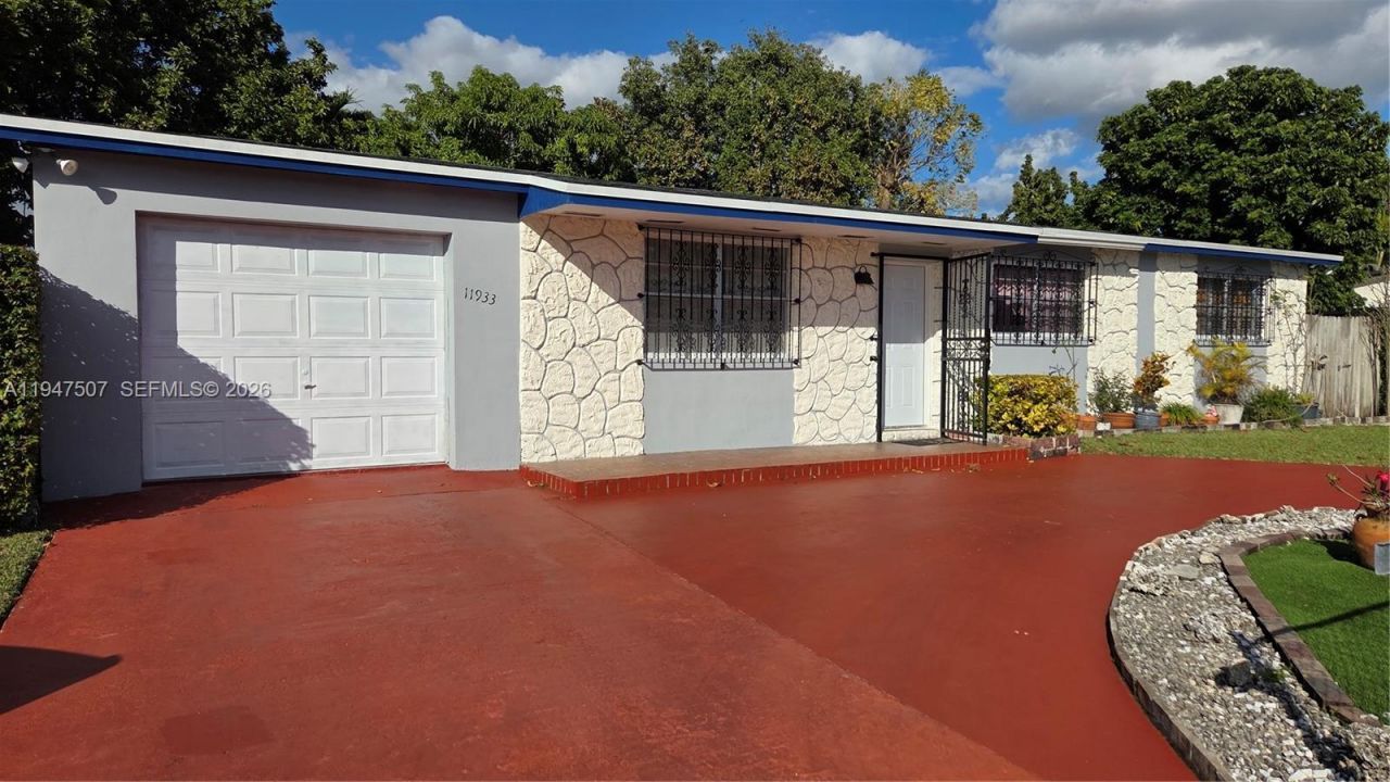 11933 SW 196th Ter, Miami, FL 33177 Photo