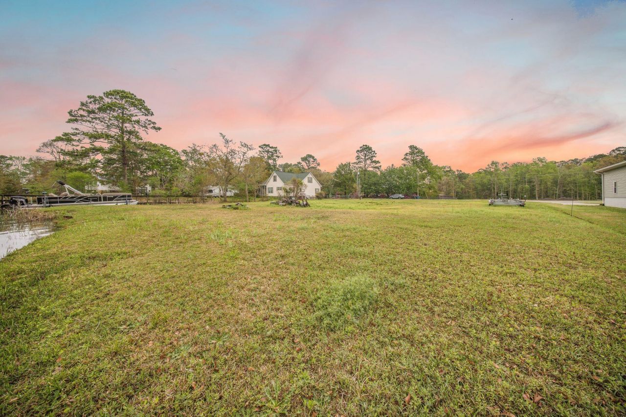 111 Jacks Lane Photo 13