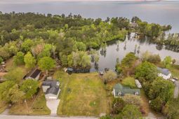 111 Jacks Lane photo 4