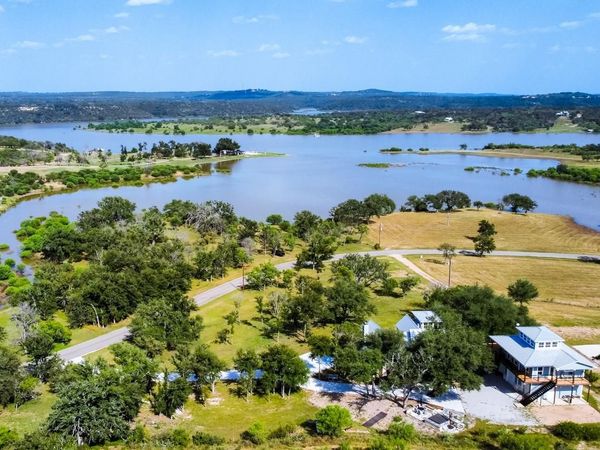 348 Chimney Cove DR, Marble Falls, TX 78654