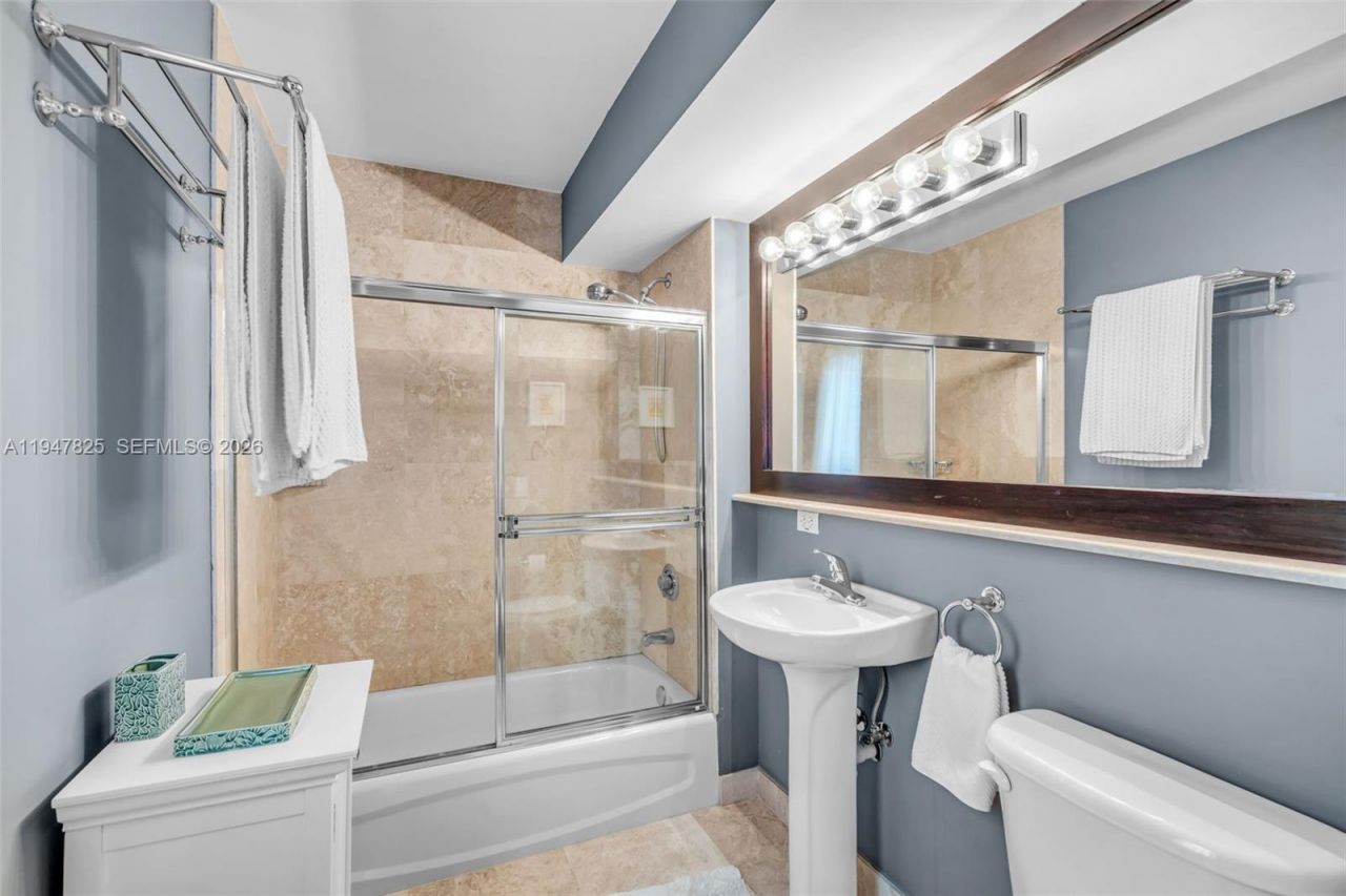 1532 Drexel Ave, Unit 303, Miami Beach, FL 33139 Photo