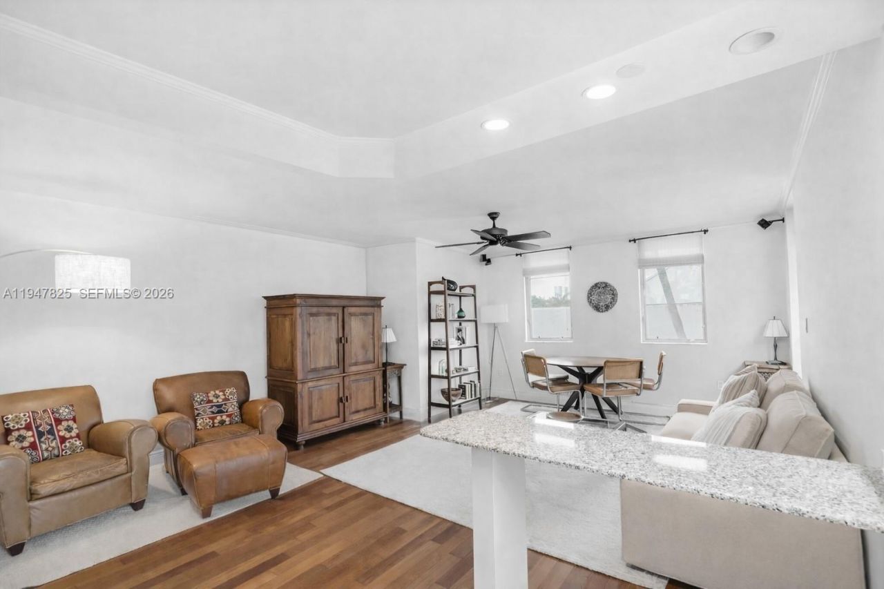 1532 Drexel Ave, Unit 303, Miami Beach, FL 33139 Photo