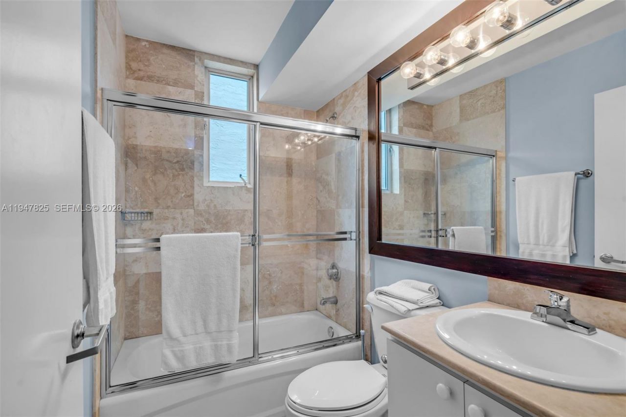 1532 Drexel Ave, Unit 303, Miami Beach, FL 33139 Photo