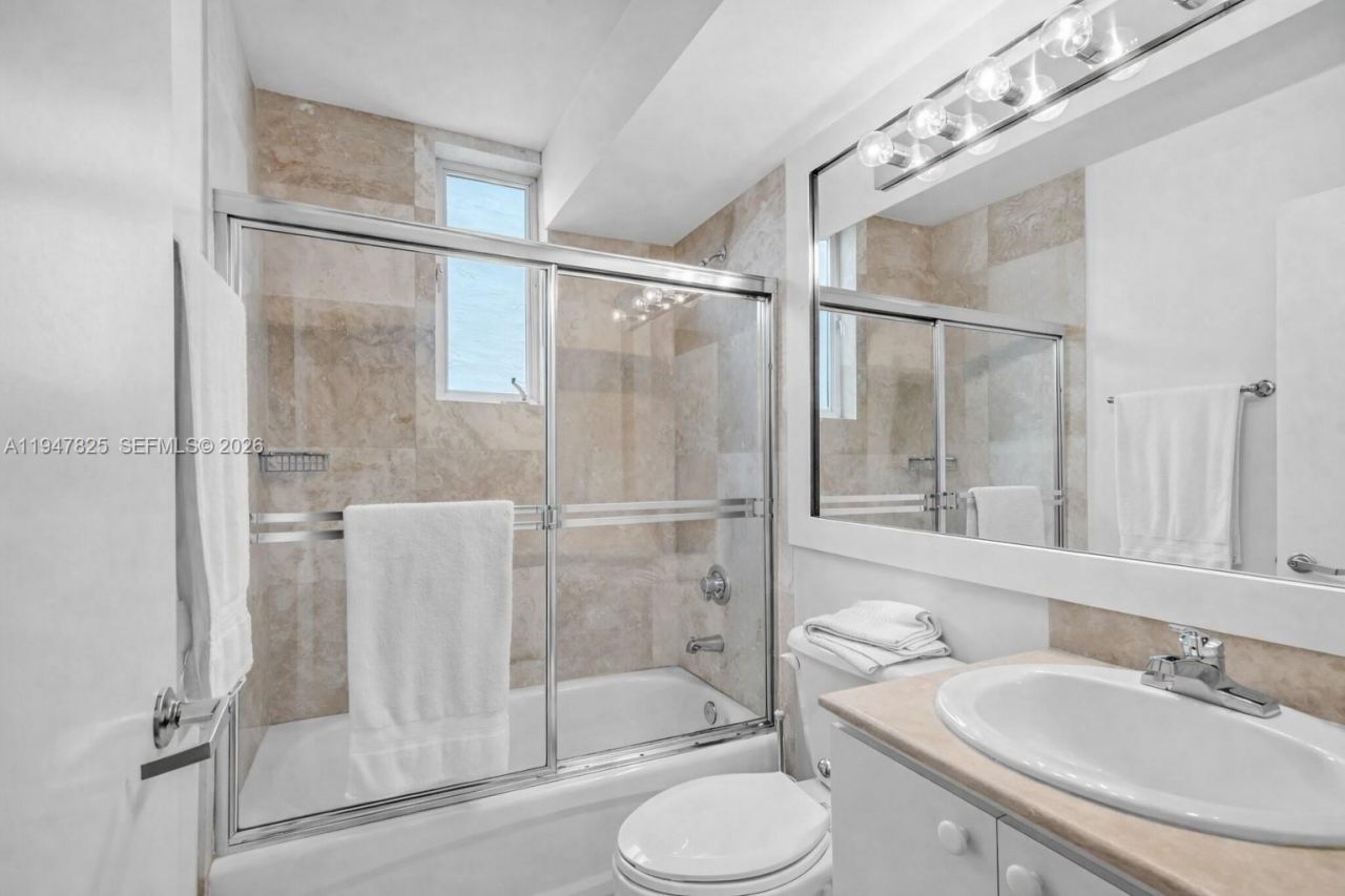 1532 Drexel Ave, Unit 303, Miami Beach, FL 33139 Photo