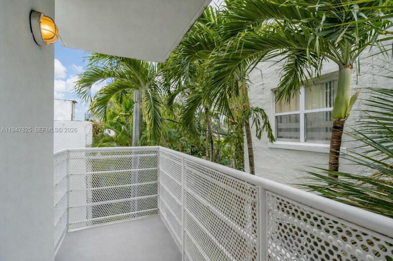 1532 Drexel Ave, Unit 303, Miami Beach, FL 33139 Photo