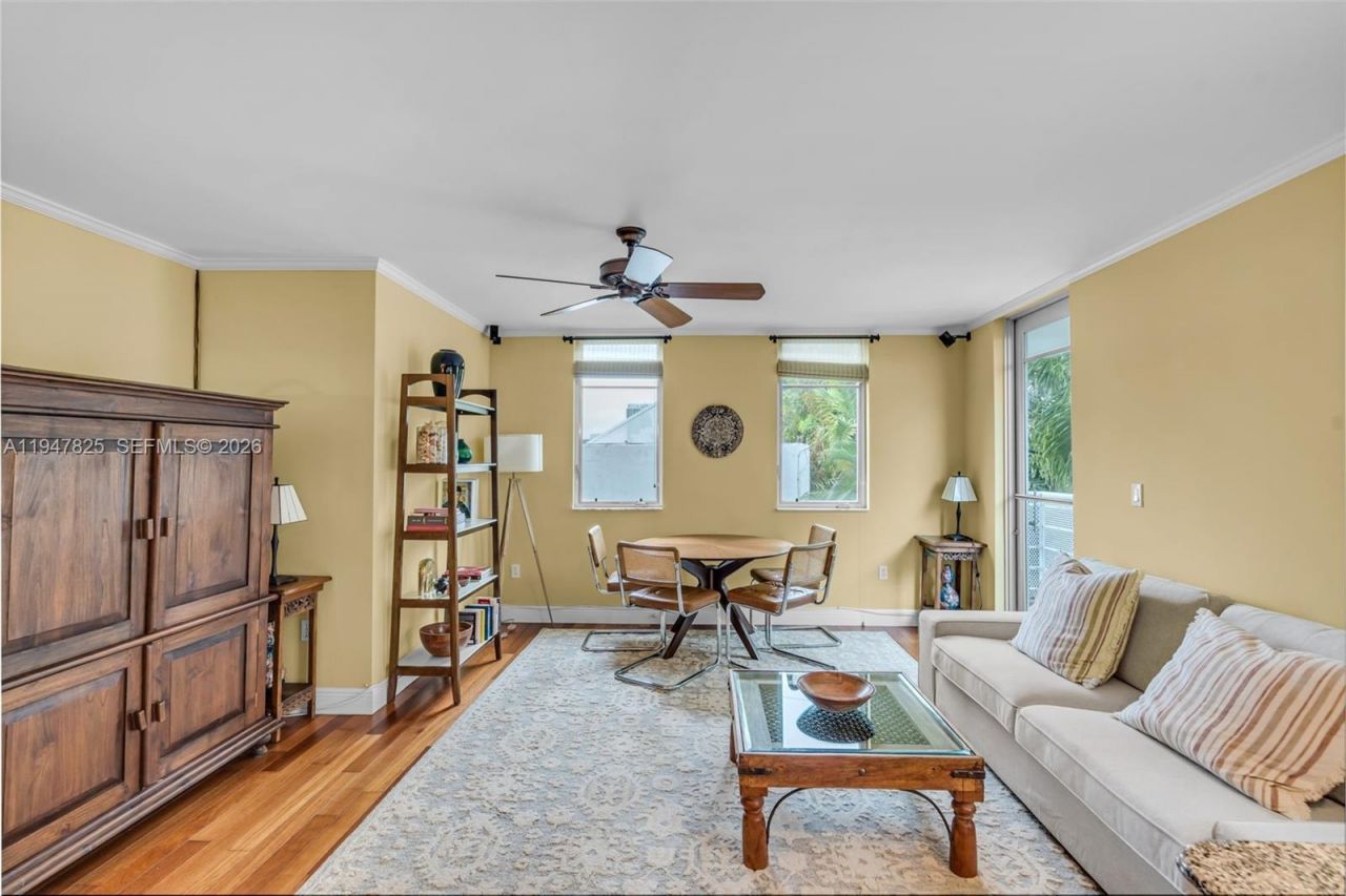 1532 Drexel Ave, Unit 303, Miami Beach, FL 33139 Photo