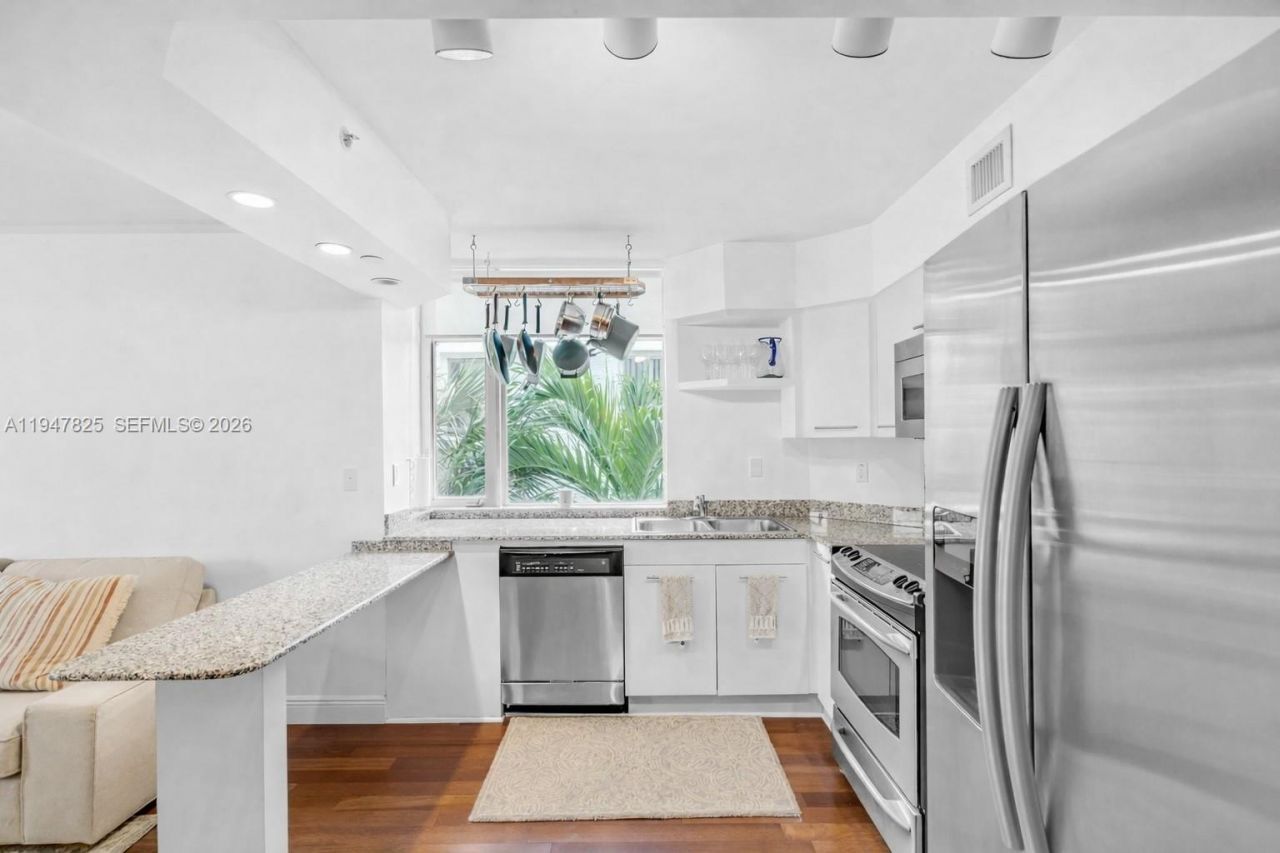 1532 Drexel Ave, Unit 303, Miami Beach, FL 33139 Photo