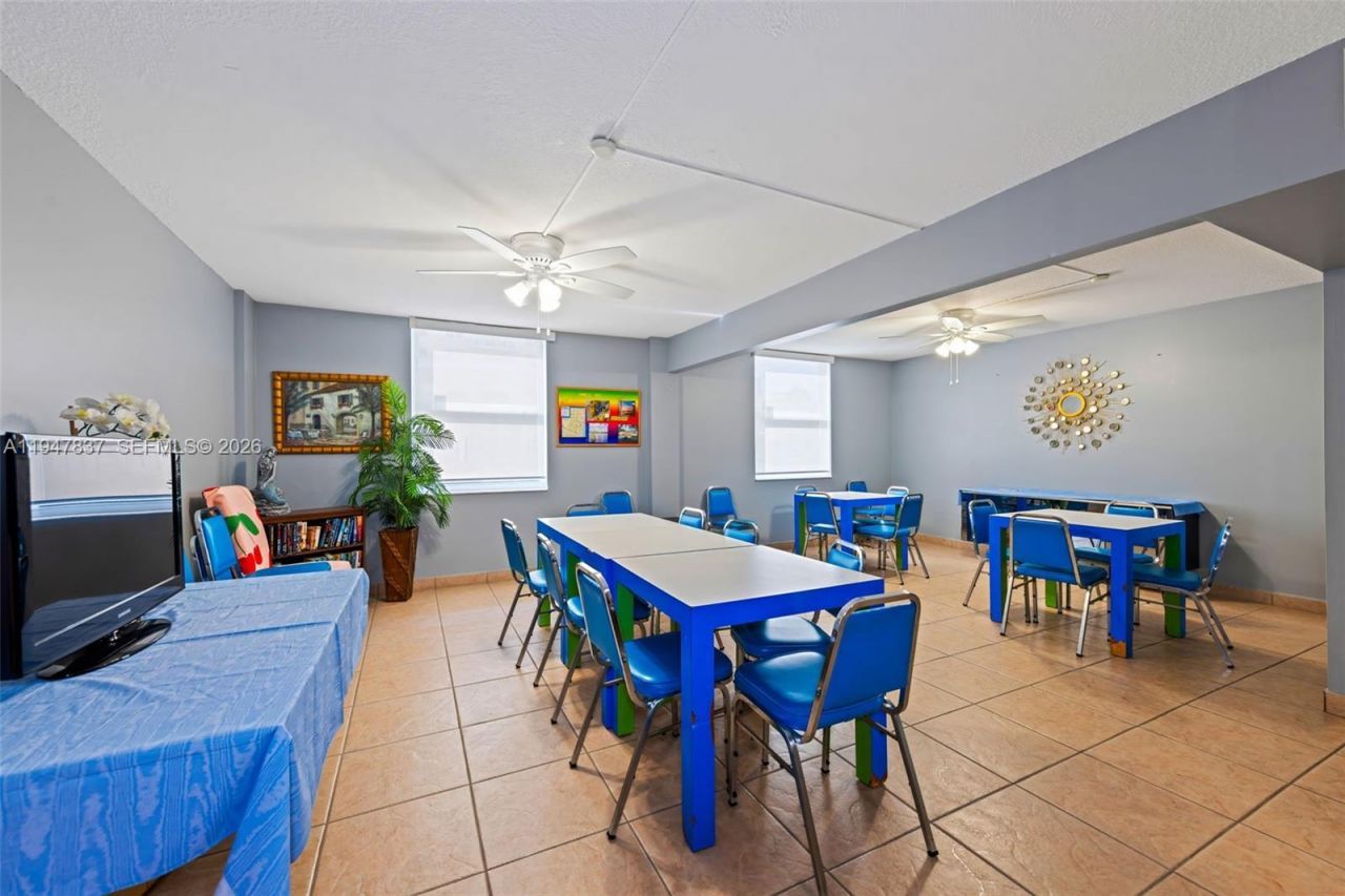 430 Golden Isles Dr , Unit 707, Hallandale Beach, FL 33009 Photo