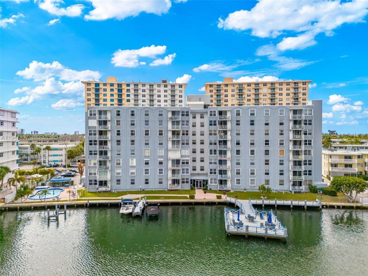 430 Golden Isles Dr , Unit 707, Hallandale Beach, FL 33009 Photo