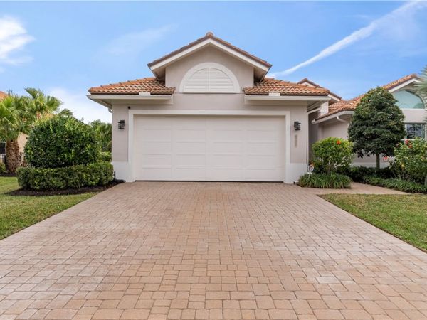 1090 Camelot Way, Vero Beach, FL 32966