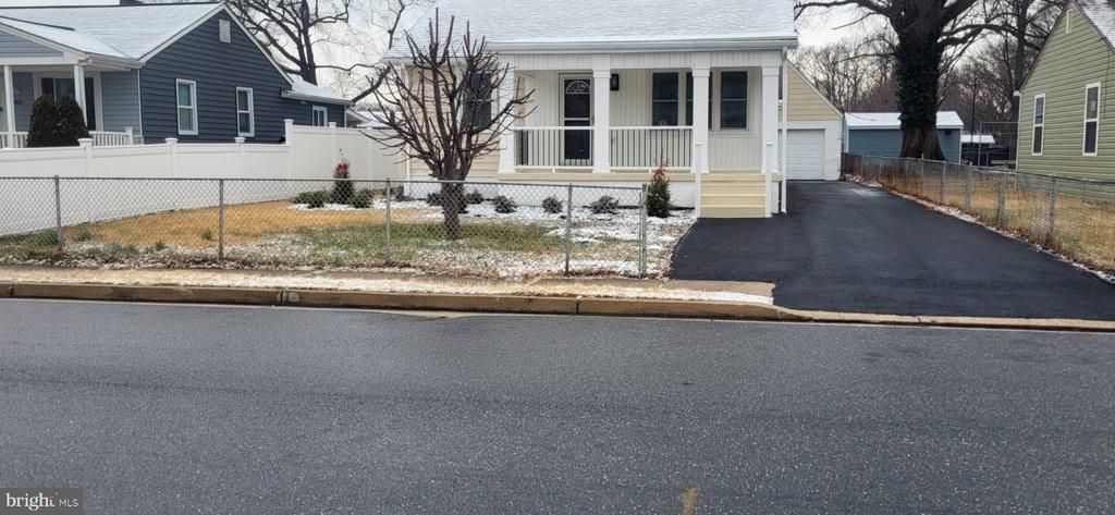 910 Renfrew Street, Baltimore, MD 21221 Main Photo