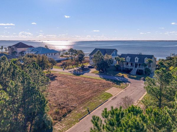 4162 Madura Road, Gulf Breeze, FL 32563