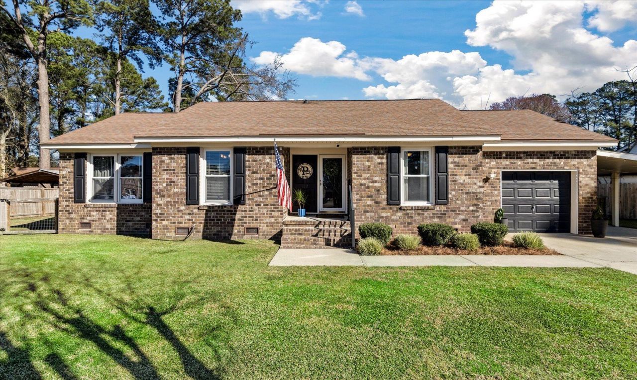 102 Ellen Court Photo 1