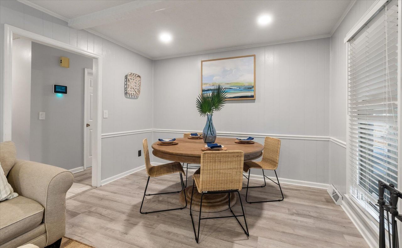 102 Ellen Court Photo 14