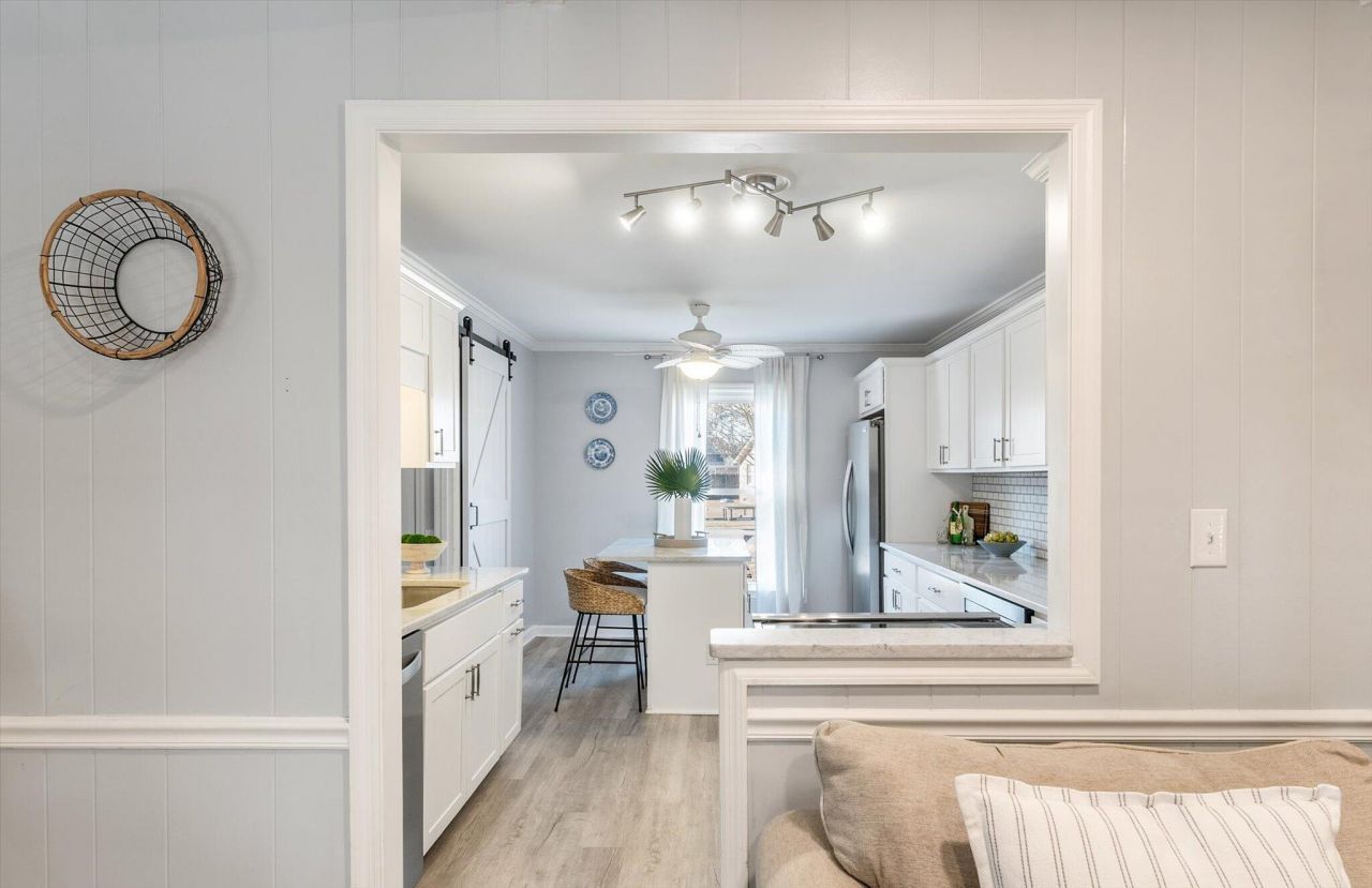 102 Ellen Court Photo 15