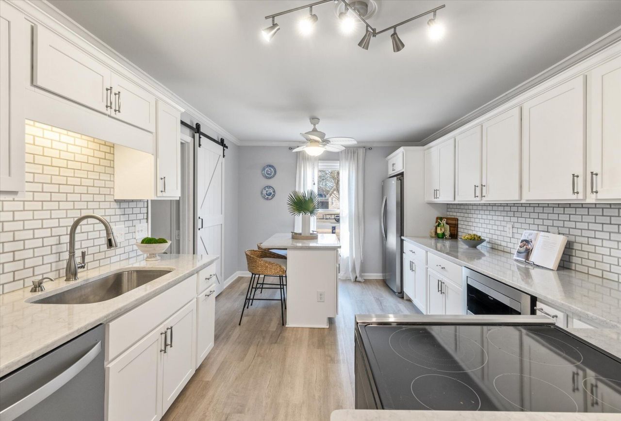 102 Ellen Court Photo 17