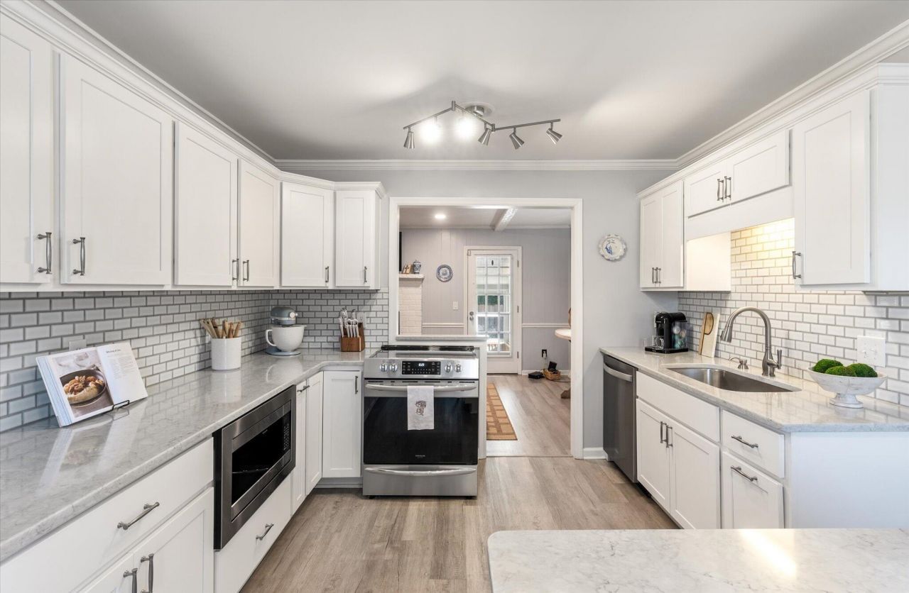 102 Ellen Court Photo 18