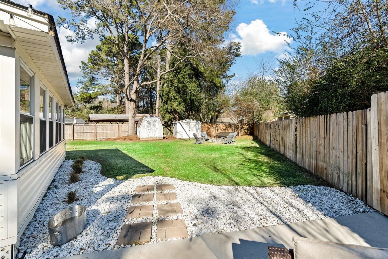 102 Ellen Court Photo 34