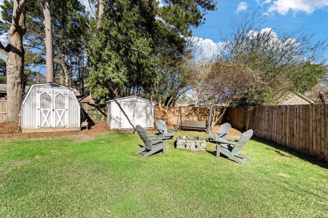 102 Ellen Court Photo 36