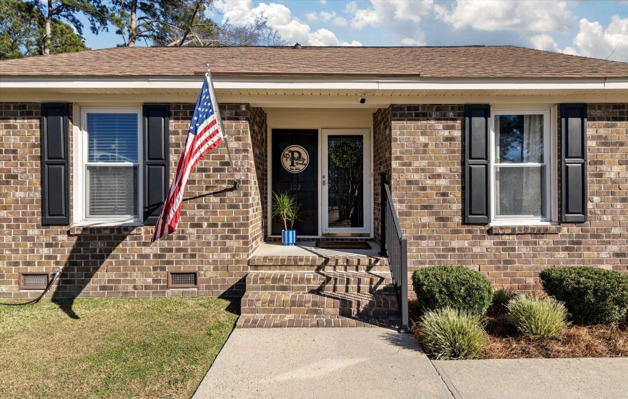 102 Ellen Court Photo 43