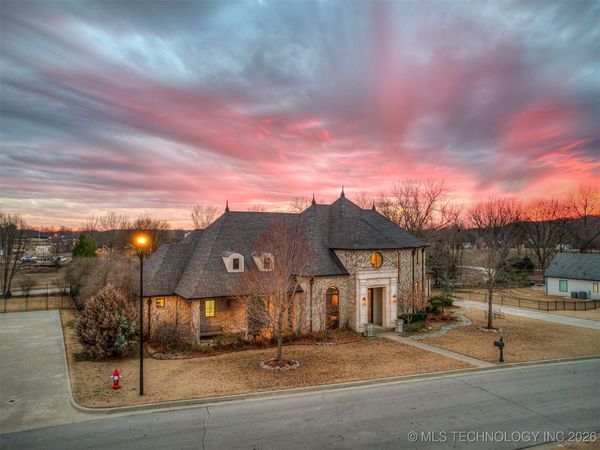 3306 W 68th Street, Tulsa, OK 74132