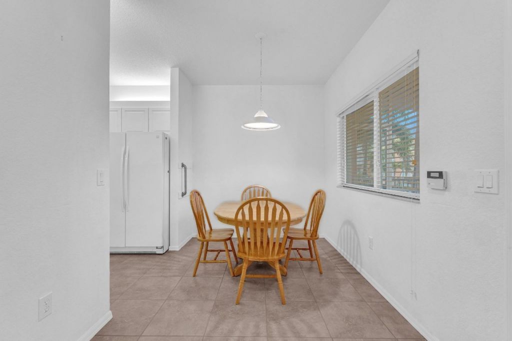 7735 Yardley Drive, Unit 201, Tamarac, FL 33321 Photo