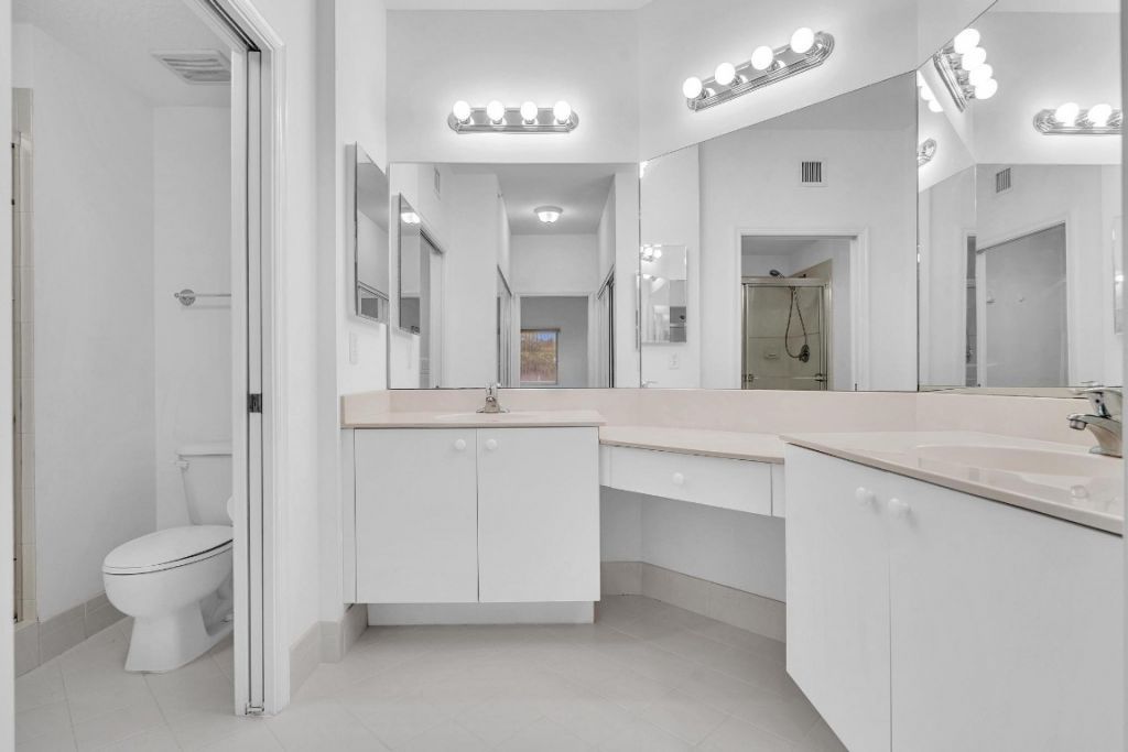 7735 Yardley Drive, Unit 201, Tamarac, FL 33321 Photo