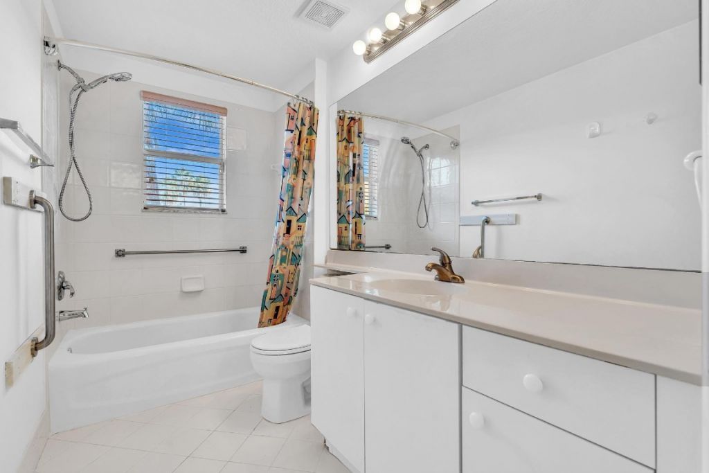 7735 Yardley Drive, Unit 201, Tamarac, FL 33321 Photo