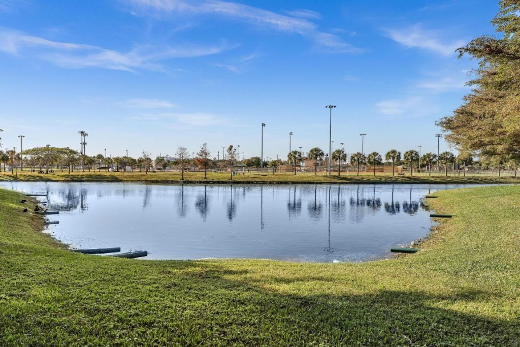 7735 Yardley Drive, Unit 201, Tamarac, FL 33321 Photo