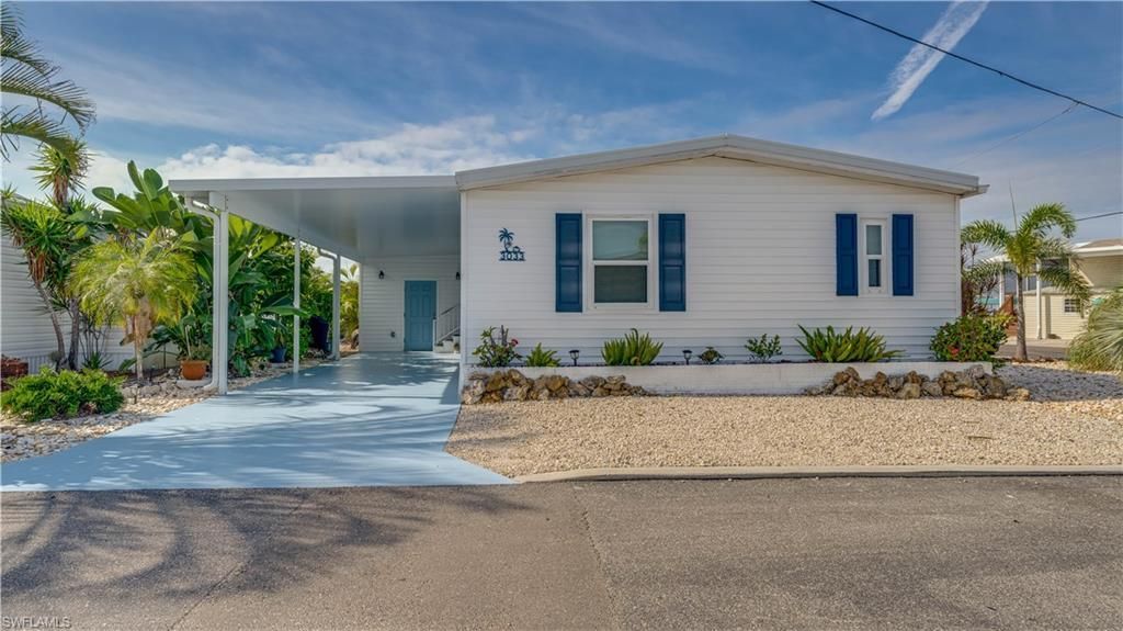 3033 Bounty Ln, Saint James City, FL 33956 Photo