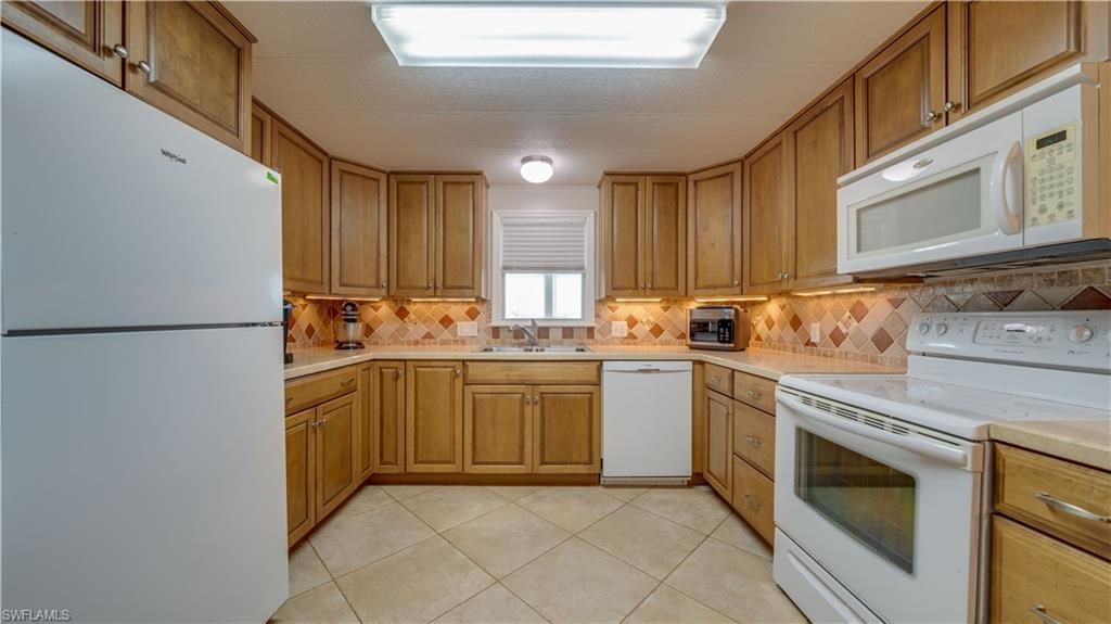 3033 Bounty Ln, Saint James City, FL 33956 Photo