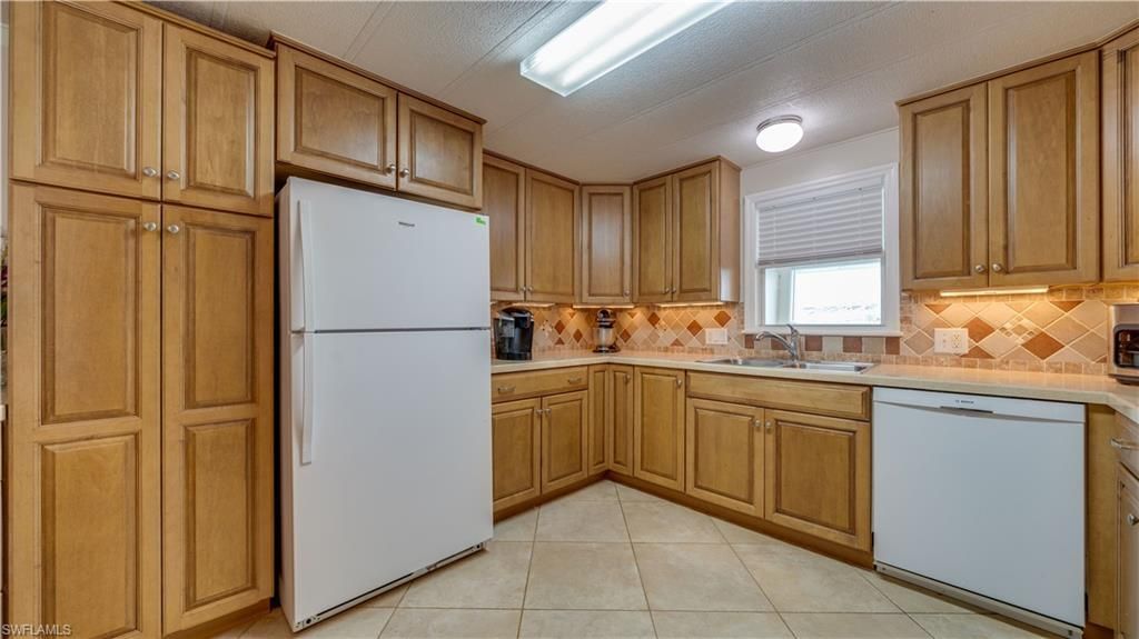 3033 Bounty Ln, Saint James City, FL 33956 Photo