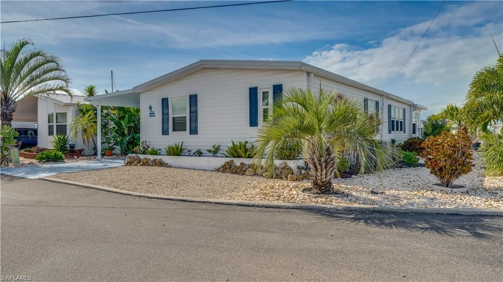 3033 Bounty Ln, Saint James City, FL 33956 Photo