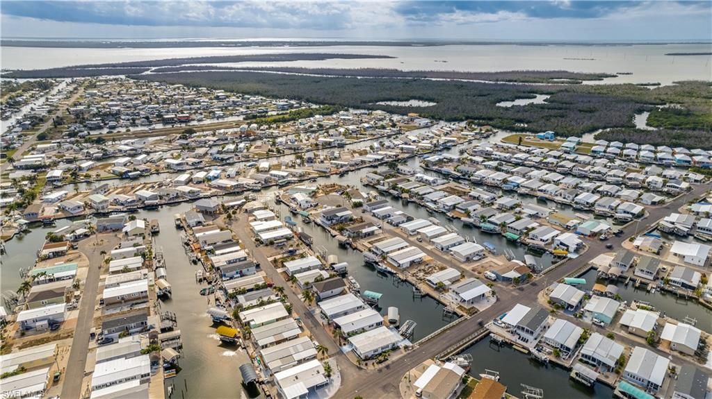 3033 Bounty Ln, Saint James City, FL 33956 Photo