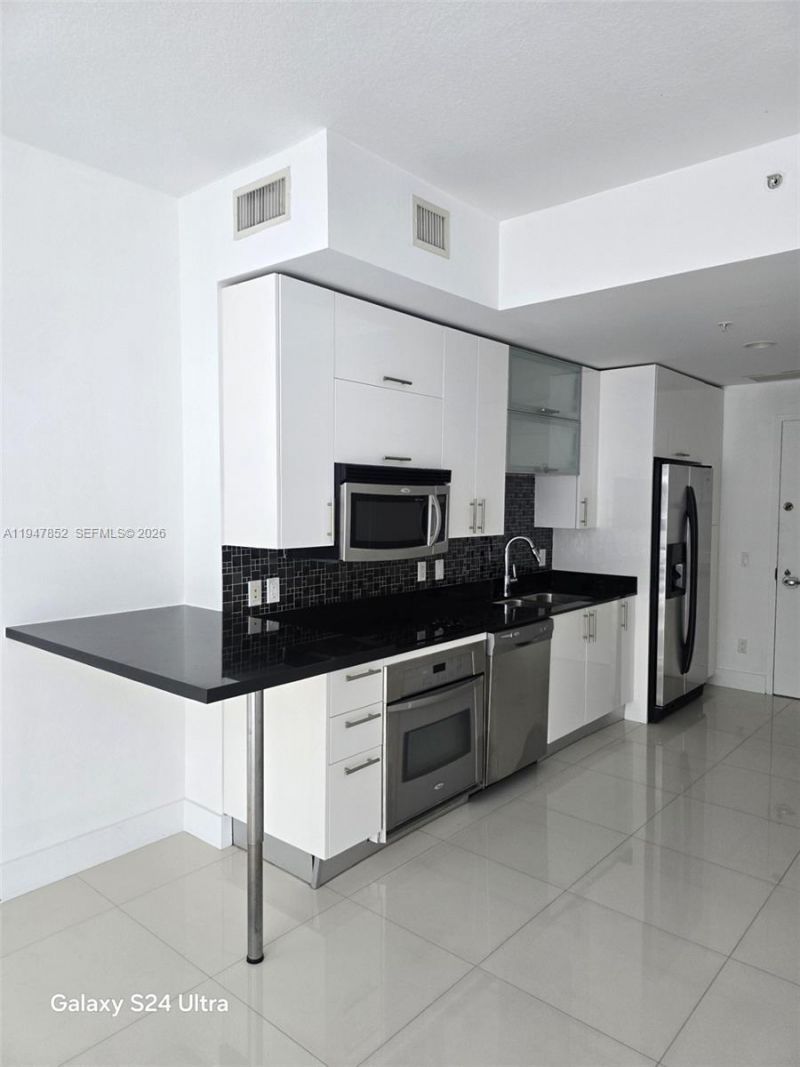 60 SW 13th St, Unit 2822, Miami, FL 33130 Photo