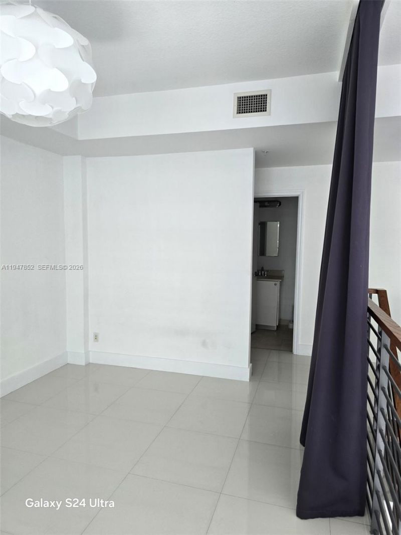 60 SW 13th St, Unit 2822, Miami, FL 33130 Photo